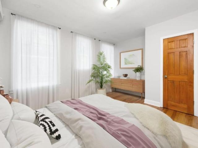 Townhouse for sale in Arverne, New York