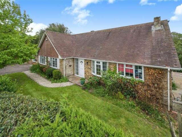 Bungalow for sale in Heol-las, Surrey