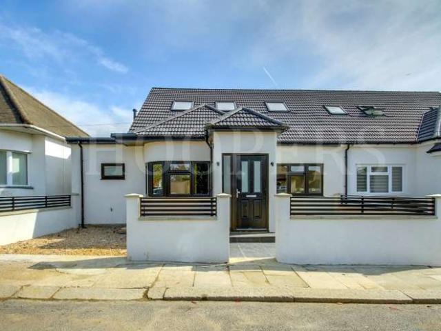 Bungalow for sale in Kingsbury, Greater London