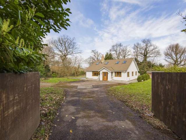 Bungalow for sale in East Hill, The Butts