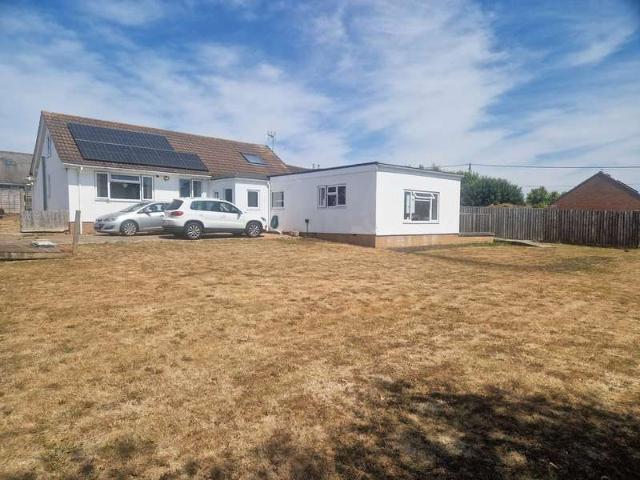 Bungalow for sale in Brixington, Budlake