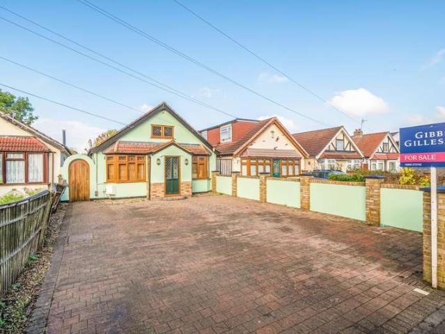 Bungalow for sale in London Borough of Hillingdon, Greater London