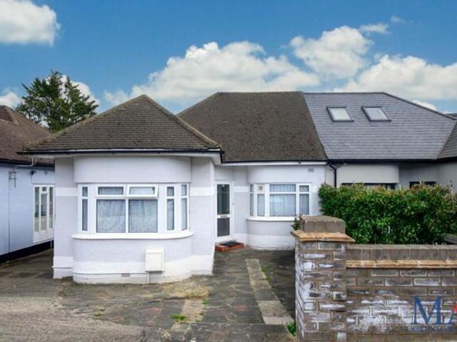 Bungalow for sale in Broadfields, Greater London