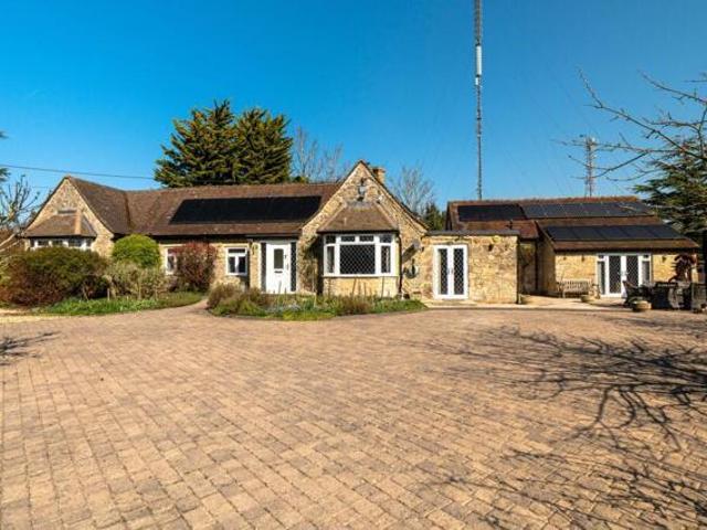 Bungalow for sale in Berrick Salome, Oxfordshire