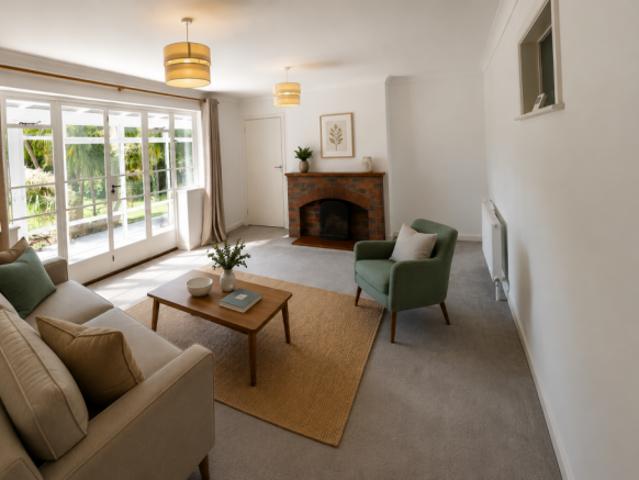 Bungalow for rent in Worthing, West Sussex