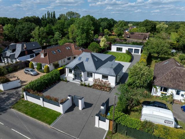Bungalow for sale in Windsor, Winkfield Street
