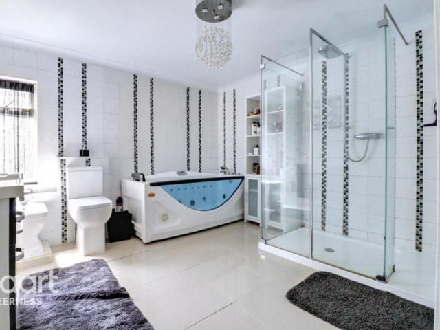 Bungalow for sale in Oad Street, Kent