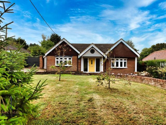 House for sale in The Butts, Kent