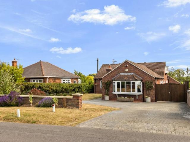 Bungalow for sale in Broughton, North Lincolnshire