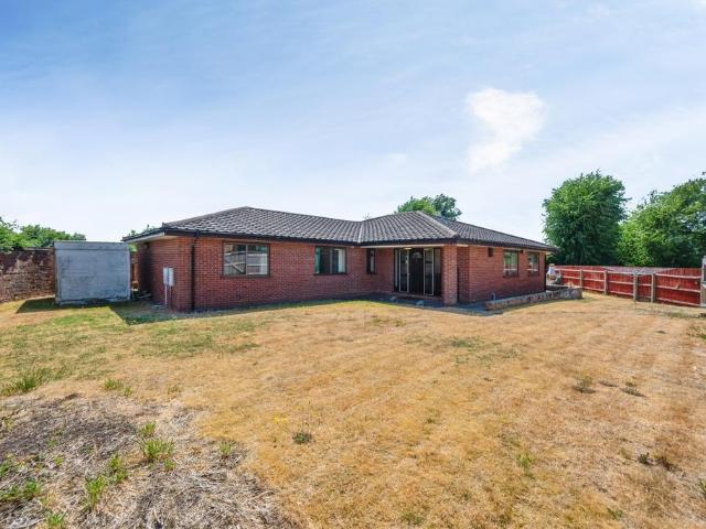 Bungalow for sale in Kettlebrook
