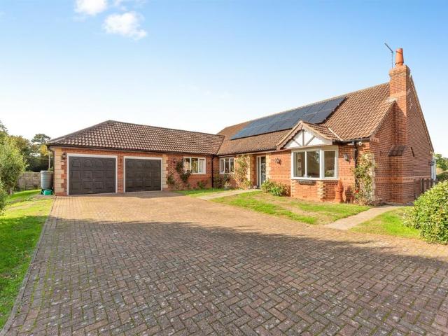 Bungalow for sale in Fulbeck, Barholm