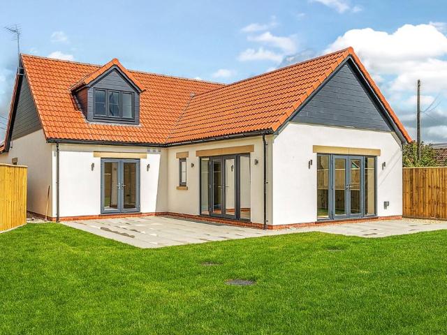 Bungalow for sale in Winterbourne