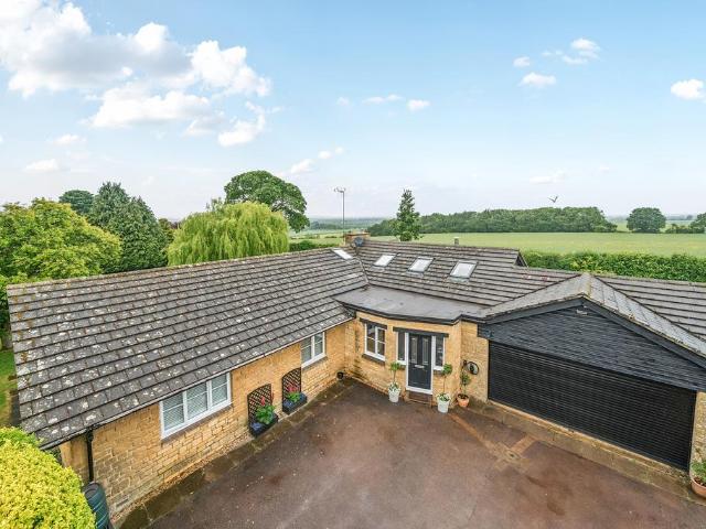 Bungalow for sale in Aynho, Northamptonshire