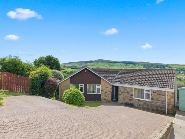 Bungalow for sale in Spring Gardens, Skipton