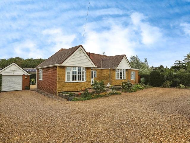 Bungalow for sale in Coates, Four Gotes