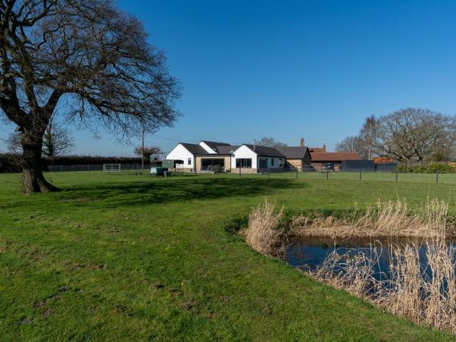 Bungalow for sale in Fordham Heath, Essex