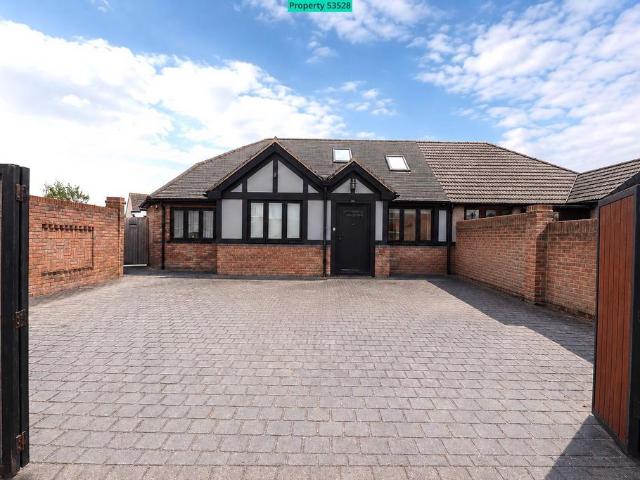 Bungalow for sale in Blendon, Greater London