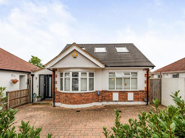Bungalow for sale in London Borough of Ealing, Greater London