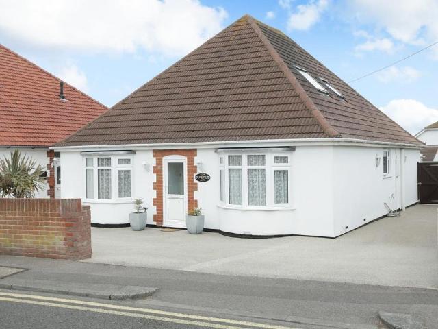 Bungalow for sale in Mill Hill, Ash