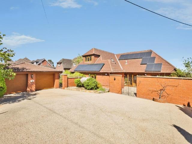 House for sale in Preston Plucknett, Yeovil
