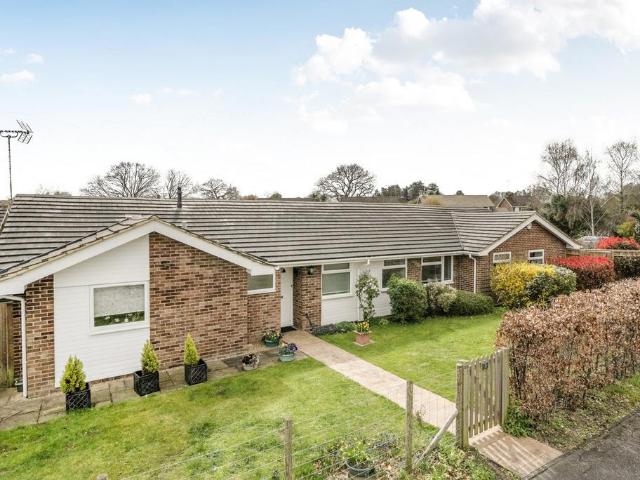 Bungalow for sale in Henley-on-Thames, Berrick Salome