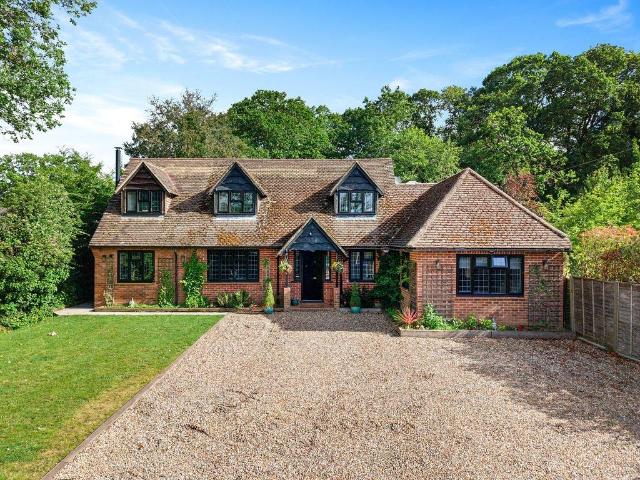 House for sale in Farnham Common, Buckinghamshire