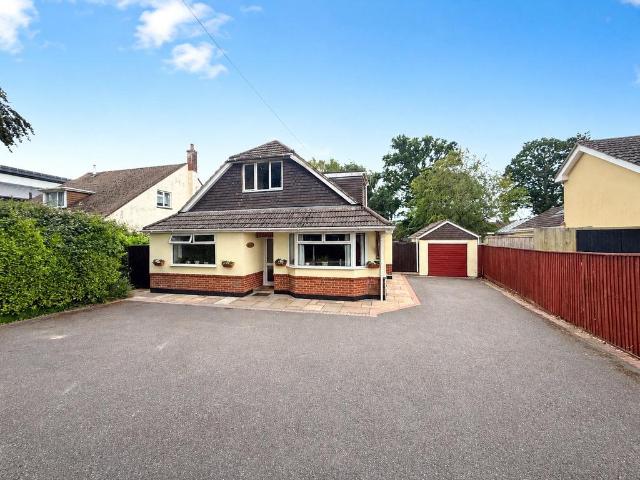 Bungalow for sale in Burton and Winkton, Burton
