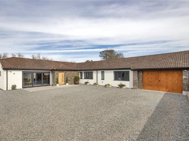 Bungalow for sale in The Butts, Kent