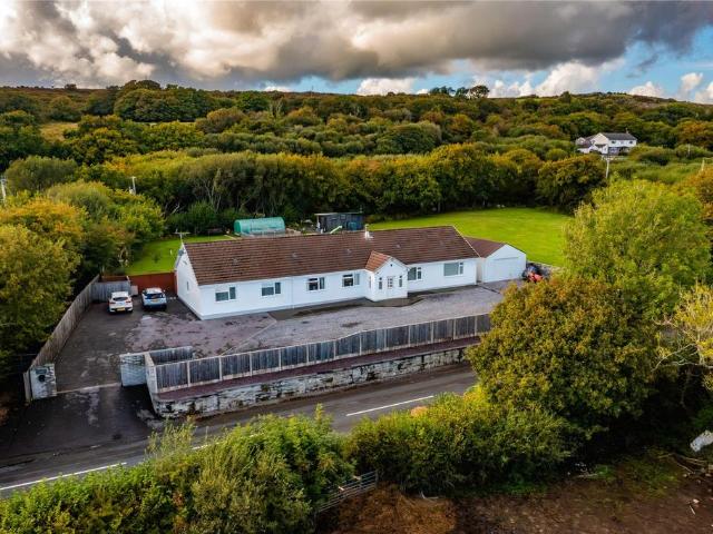 Bungalow for sale in Kidwelly, Wales