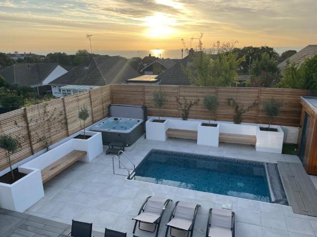 Bungalow for sale in Upton, Acol