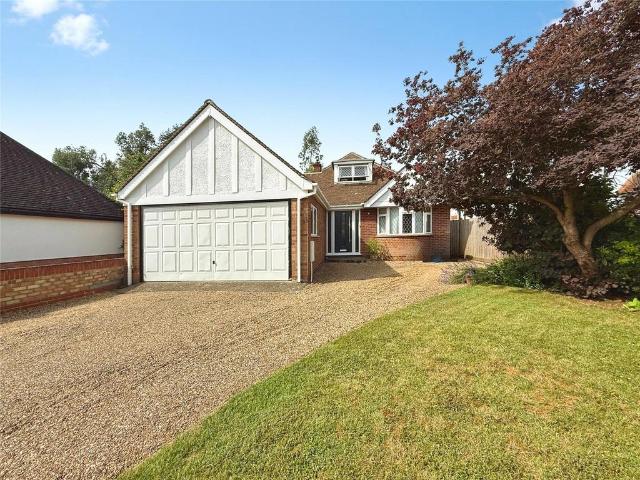 Bungalow for sale in St Marks, Maidenhead
