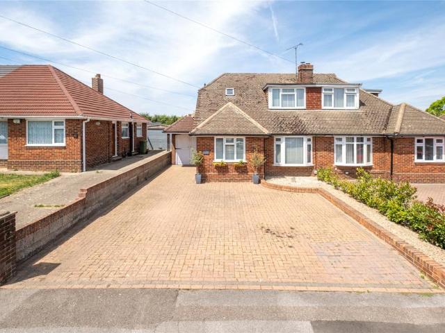 Bungalow for sale in Oad Street, Kent