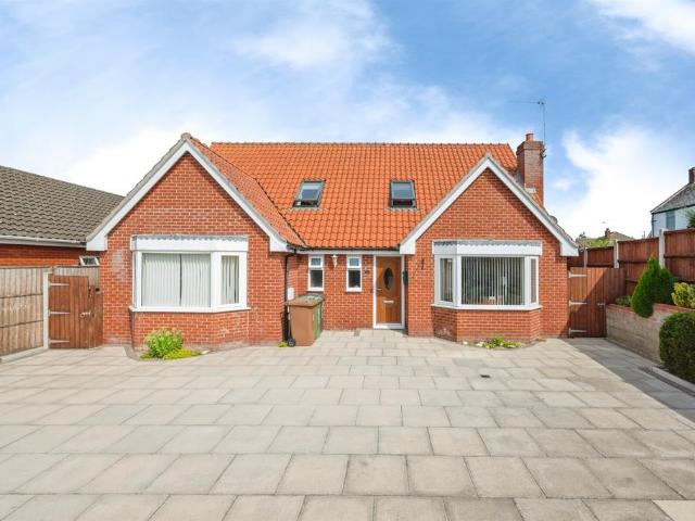 Bungalow for sale in Stokesby, Norfolk
