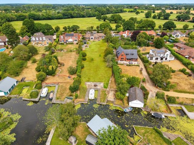 Bungalow for sale in Comers, Norfolk