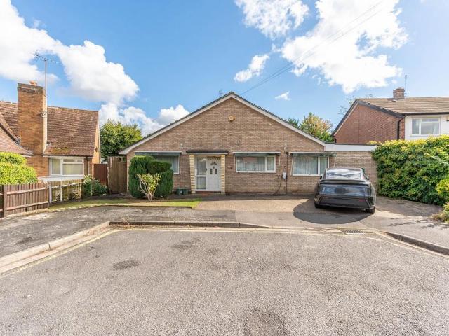 Bungalow for sale in Northwood, Greater London