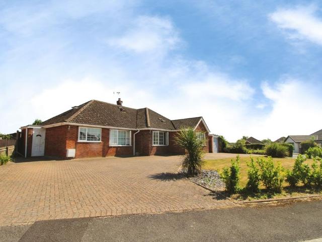 Bungalow for sale in Cricklade, Wiltshire