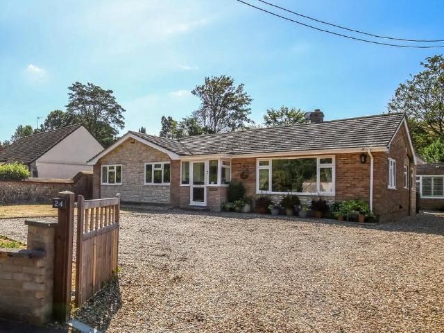Bungalow for sale in Porton, Wiltshire
