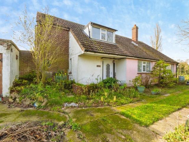 Bungalow for sale in Alresford, Tendring