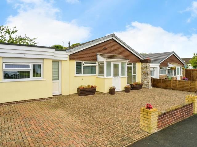 Bungalow for sale in Staddiscombe, Mount Wise