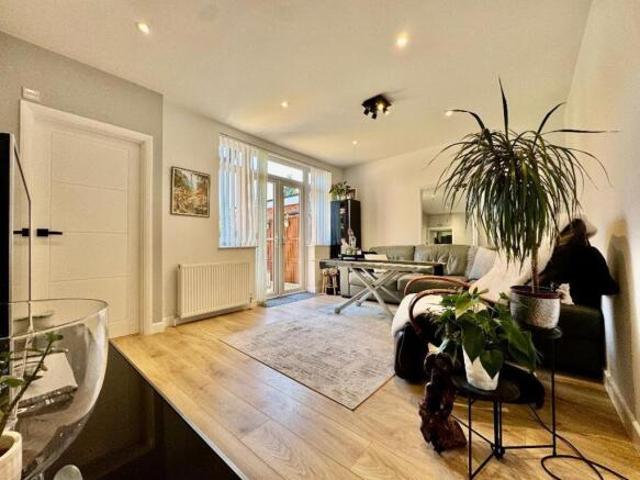 Bungalow for sale in Luton, England