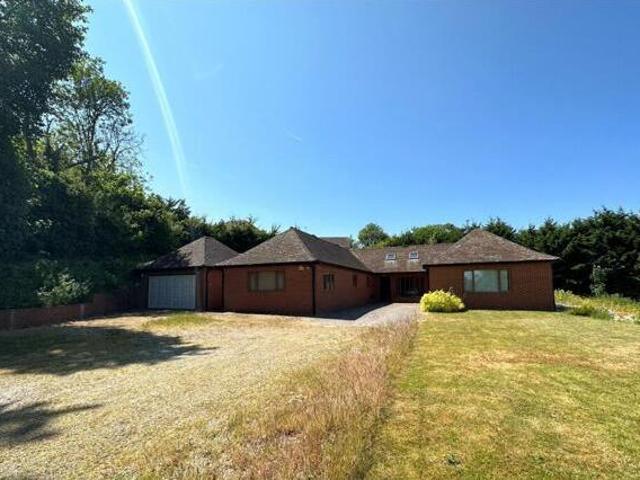 House for sale in River, Ash