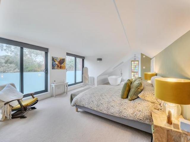 Bungalow for sale in The Slade, Oxfordshire