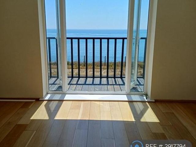 Bungalow for rent in Peacehaven, Iford
