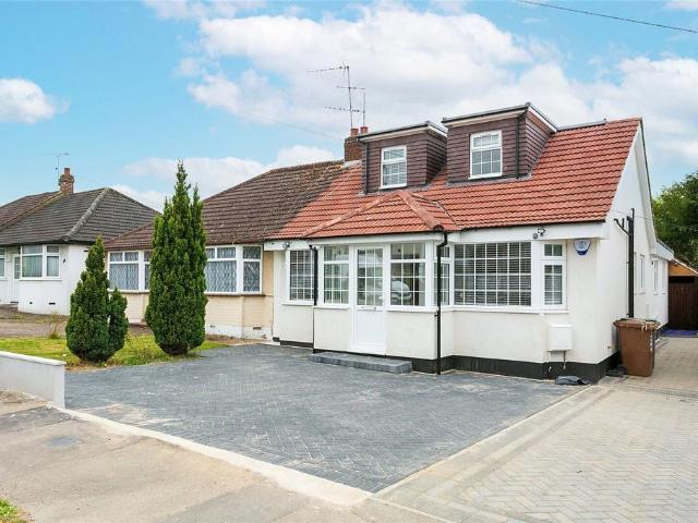 Bungalow for rent in Watford Rural, Batchworth