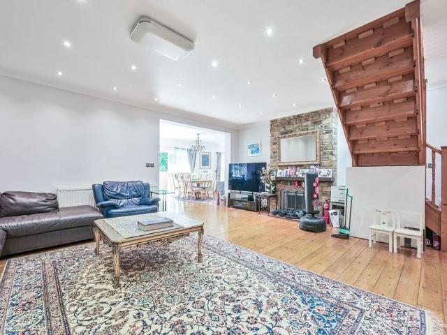 House for rent in High Barnet, Greater London