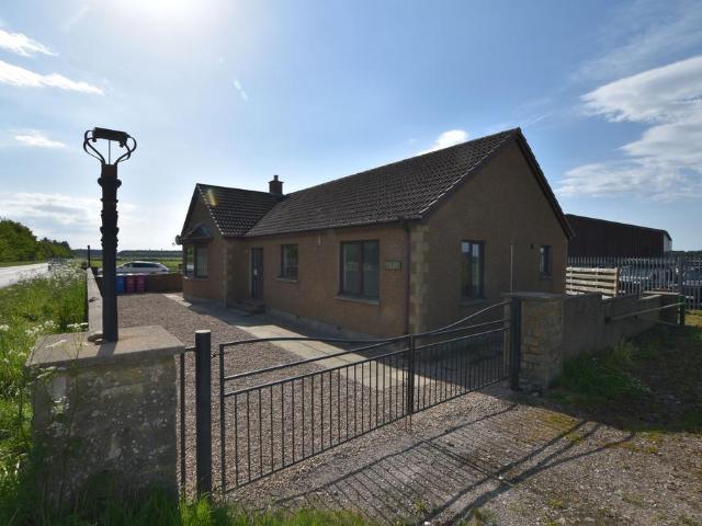 Bungalow for rent in Scotland