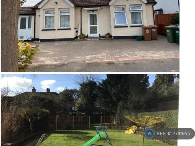 Bungalow for rent in Lower Halliford, Isle Of Man