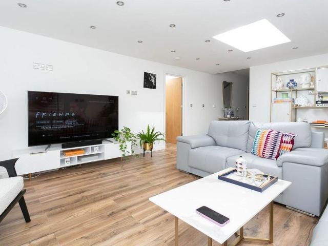 House for rent in Watford Rural, Batchworth