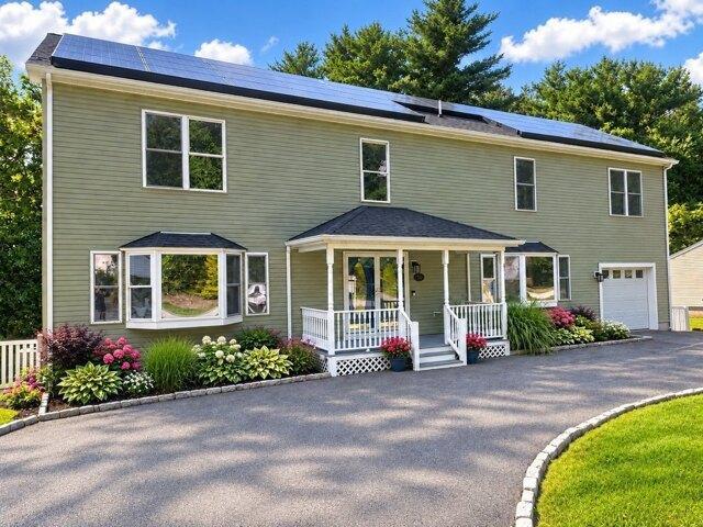 House for sale in Burlington, Middlesex County