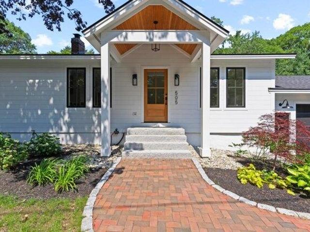 House for sale in Cape Elizabeth, Maine